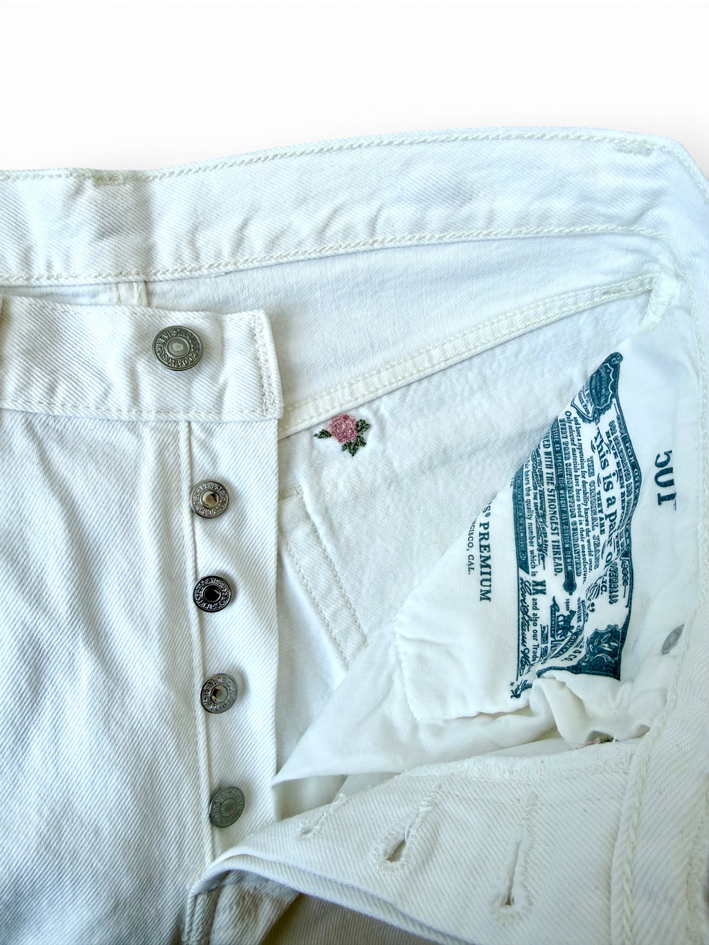 Vintage Levi's 501 White Jeans — Rose Embroidery